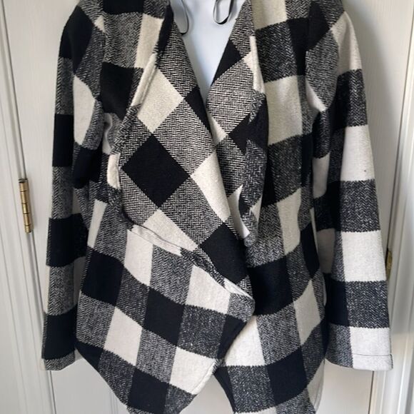 Plaid coat - Picture 2 of 3